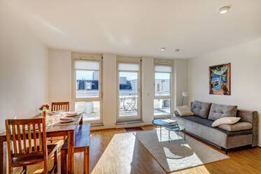 Appartement mansardé lumineux avec grande terrasse