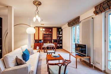 Studio spacieux d'une pièce avec alcôve pour dormir