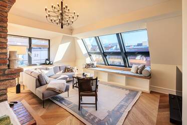 Appartement sous les toits très beau et meublé à Neuhausen