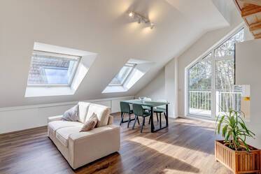 Appartement avec mezzanine très beau et meublé à Trudering