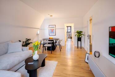 Appartement sous les toits très beau et meublé à Isarvorstadt