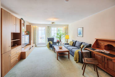 Stimmige 2-Zimmer Wohnung mit Balkon und Bad en Suite