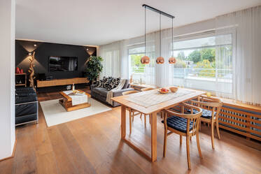 Appartement moderne de deux pièces avec grande terrasse sur le toit à Solln