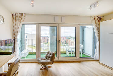 Appartement moderne neuf avec loggia et vue dégagée
