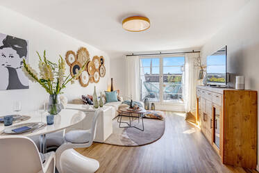 Appartement ensoleillé de 2 pièces au dernier étage avec vue