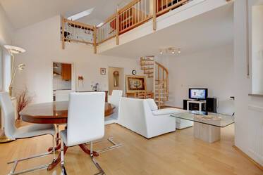 Appartement style maisonnette très beau et meublé à Waldtrudering