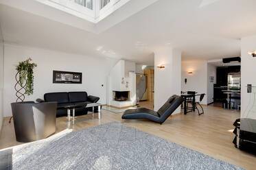 Appartement avec terrasse sur le toit très beau et meublé à Pullach im Isartal