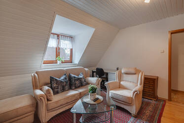Appartement sous les toits beau et meublé à Ismaning