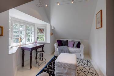 Appartement style maisonnette très beau et meublé à Pasing