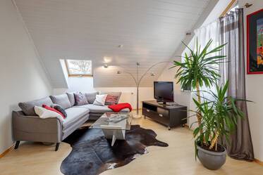 Appartement sous les toits très beau et meublé à Trudering
