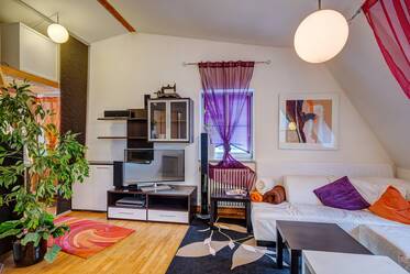 Appartement sous les toits très beau et meublé à Giesing