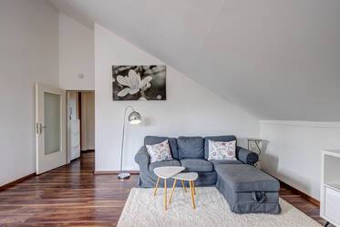 Appartement sous les toits très beau et meublé à Untermenzing
