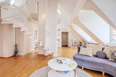 Appartement avec mezzanine très beau et meublé à Westend