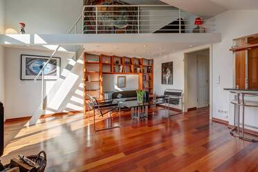 Appartement avec mezzanine très attrayant et meublé à Solln
