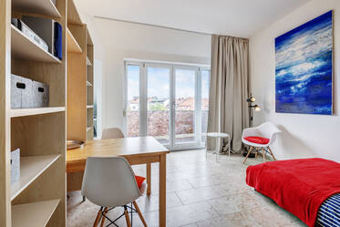 Appartement ensoleillé et joliment meublé près du Jardin anglais