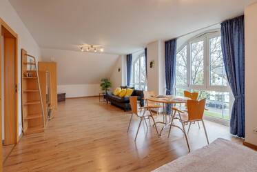 Appartement sous les toits mobilier attrayant à Waldtrudering