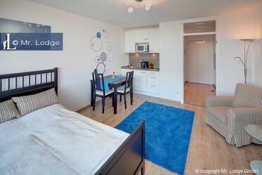 Appartement très beau et meublé à Sendling
