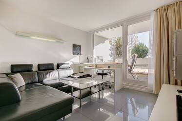 Appartement très beau et meublé à Olympiadorf