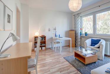 Appartement beau et meublé à Sendling