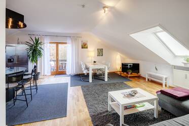 Appartement sous les toits très beau et meublé à Vaterstetten