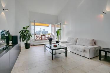 Appartement avec terrasse sur le toit très beau et meublé à Arabellapark