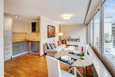 Appartement très beau et meublé à Milbertshofen