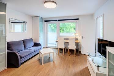 Englschalking : Appartement d&#039;une pièce avec parking