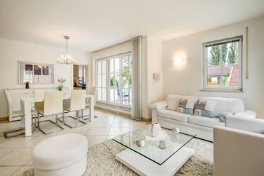 Appartement style maisonnette très beau et meublé à Untermenzing