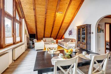 Appartement sous les toits sympa et meublé à Berg am Laim