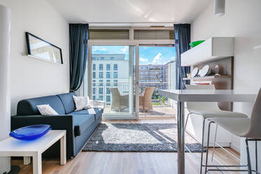 Sehr schöne Wohnung mit Designer-Möblierung