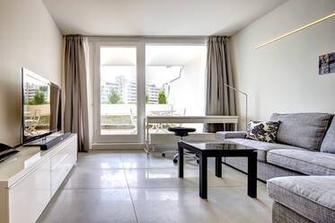 Appartement très beau et meublé à Olympiadorf