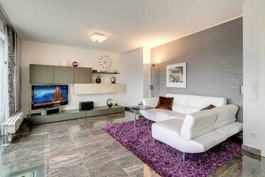 Appartement avec terrasse sur le toit très beau et meublé à Unterhaching
