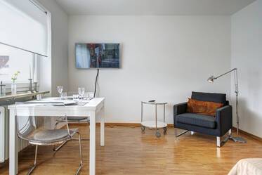 Appartement meublé à l'Olympiapark avec balcon