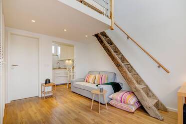 Appartement avec mezzanine très beau et meublé à Kirchheim