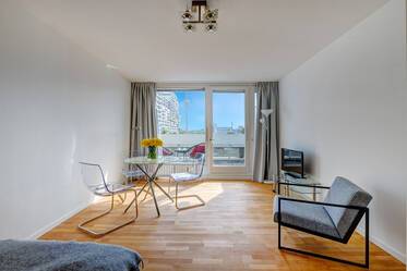 Appartement beau et meublé à Olympiadorf