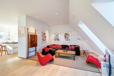 Appartement avec terrasse sur le toit de luxe, très beau et meublé à Altstadt