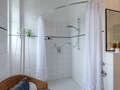 appartement style maisonnette avec mezzanine Tutzing 06 salle de bain 10604