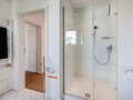 appartement avec terrasse sur le toit München Bogenhausen 04 salle de bain 10781