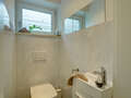 maison mitoyenne placée au milieu de la rangée Baldham Vaterstetten 01 deux toilettes 12473