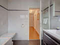 maison mitoyenne placée au milieu de la rangée Baldham Vaterstetten 03 1ère salle de bain 12473