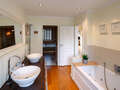 maison mitoyenne placée au milieu de la rangée Garching 01 salle de bain 13131