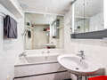 appartement style maisonnette avec mezzanine Unterföhring 01 salle de bain 13159
