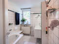 appartement sous les toits München Neuhausen 01 salle de bain 14119