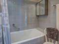 appartement avec terrasse sur le toit München Neuhausen 02 salle de bain 2774