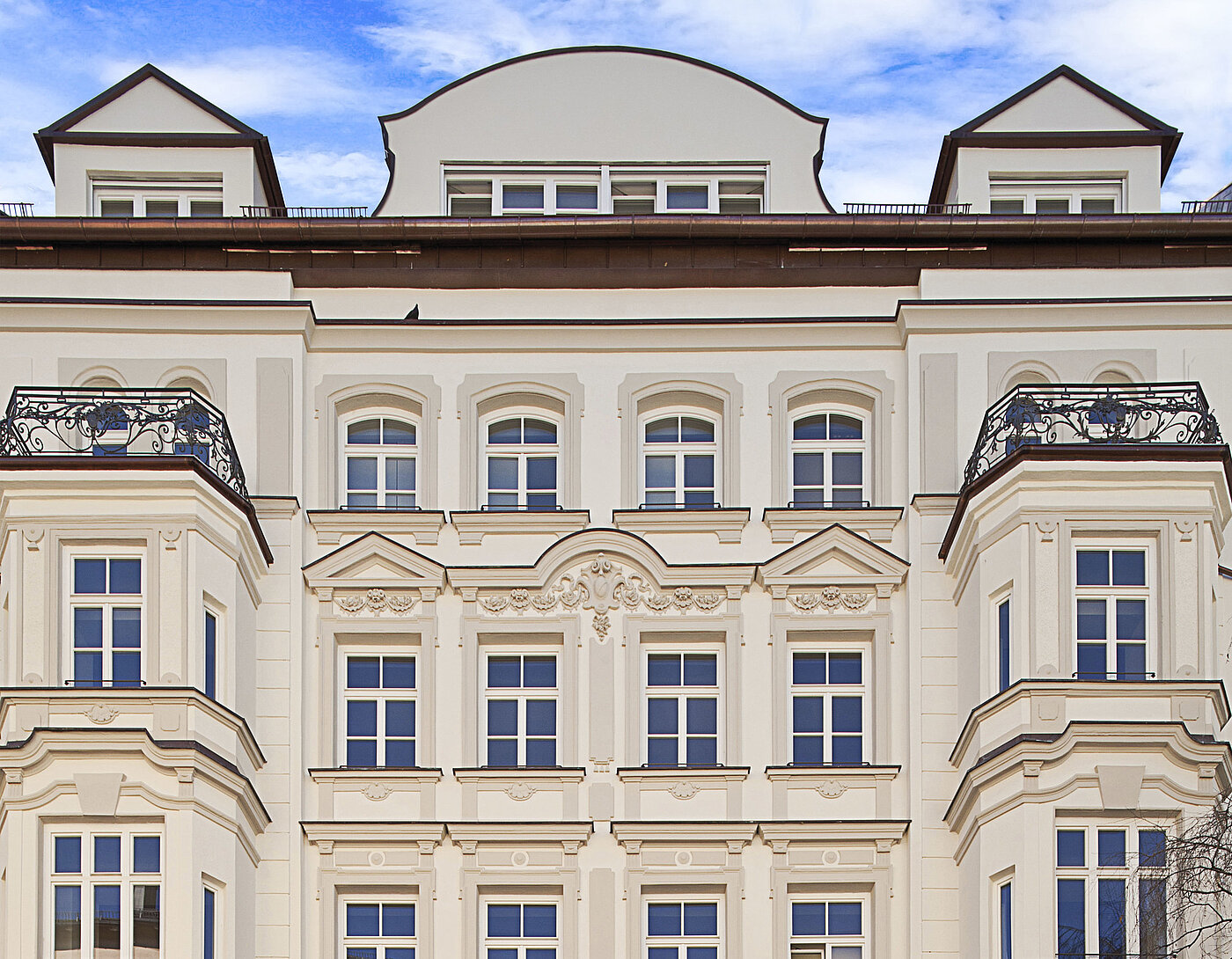 Hausfassade Die Außenansicht der Büros in der Prinz-Ludig-Straße 7